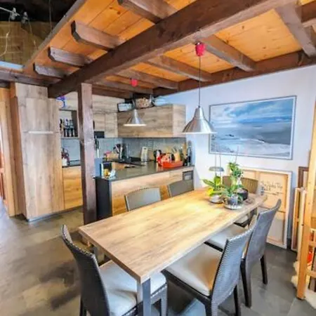 In/out 3 Bedrooms, Fireplace & Balcony W. View