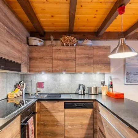 In/out 3 Bedrooms, Fireplace & Balcony W. View شقة